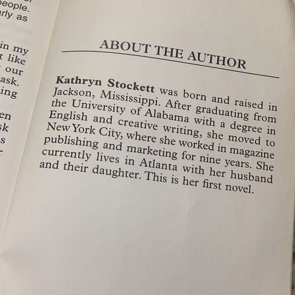 The Help A Novel Kathryn Stockett Large Print Edition New York Times Bestseller - Picture 6 of 7